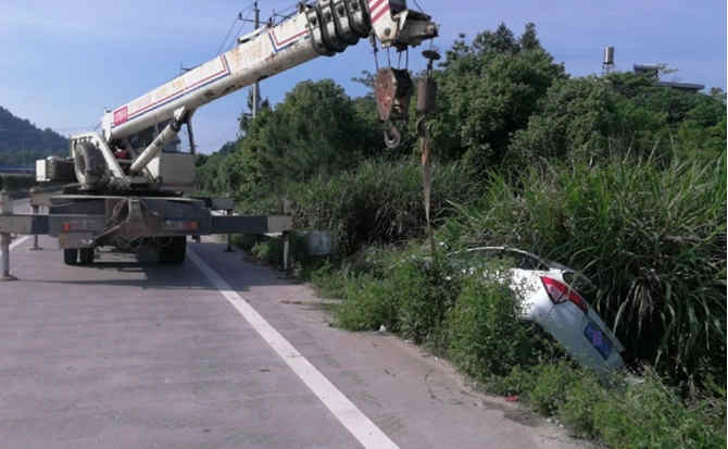 长海重载吊车救援 长海重载吊车救援